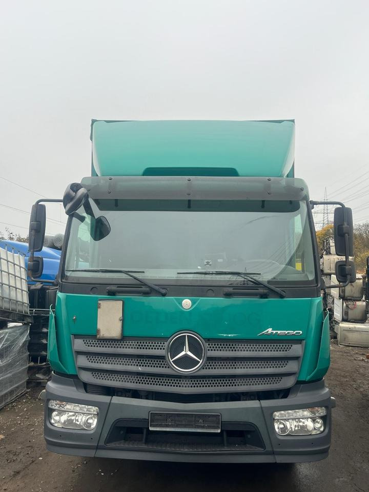 Mercedes Atego 4 1524 komplette Kabine ohne elektrische Geräte - Fülke - Teherautó: 1 kép. Mercedes Atego 4 1524 komplette Kabine ohne elektrische Geräte - Fülke - Teherautó: 1 kép.