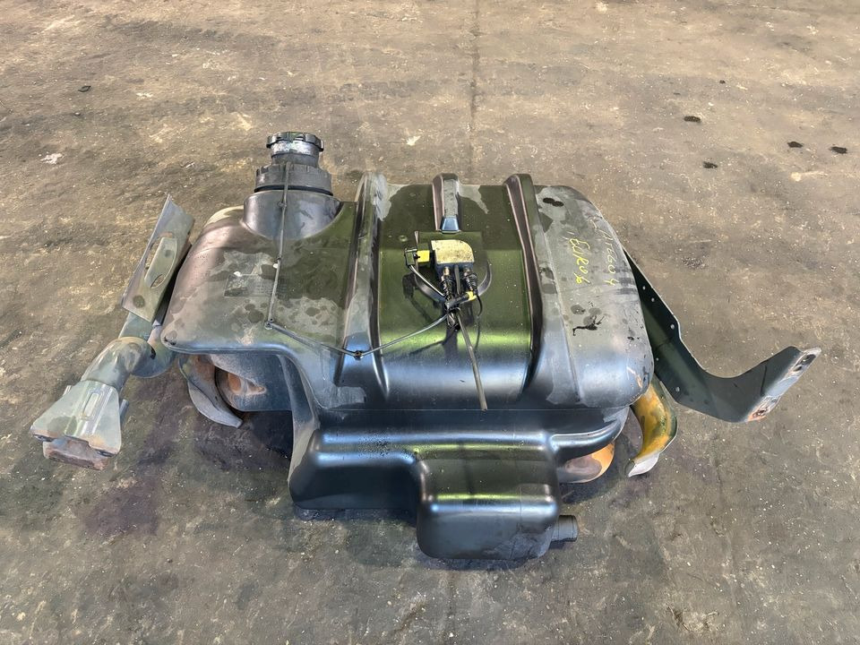 Mercedes Atego 4 EU6 Dieseltank Tank Tankbehälter 200L - Üzemanyag tartály - Teherautó: 4 kép. Mercedes Atego 4 EU6 Dieseltank Tank Tankbehälter 200L - Üzemanyag tartály - Teherautó: 4 kép.