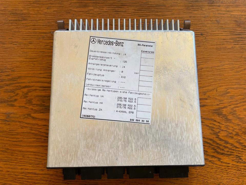 Mercedes Atego EPB Steuergerät 000 446 26 36, WABCO 446130014 - ECU - Teherautó: 4 kép. Mercedes Atego EPB Steuergerät 000 446 26 36, WABCO 446130014 - ECU - Teherautó: 4 kép.