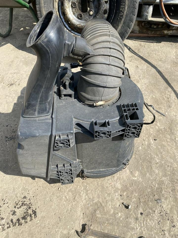 Mercedes Atego Luftfilterkasten Luftfilter Gehäuse A 973 528 06 0 - Levegőszűrő - Teherautó: 2 kép. Mercedes Atego Luftfilterkasten Luftfilter Gehäuse A 973 528 06 0 - Levegőszűrő - Teherautó: 2 kép.