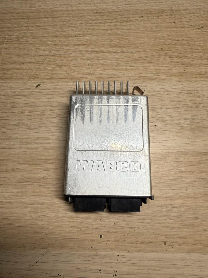 Mercedes Atego WABCO ECAS Steuergerät 0004462117 - ECU - Teherautó: 3 kép. Mercedes Atego WABCO ECAS Steuergerät 0004462117 - ECU - Teherautó: 3 kép.
