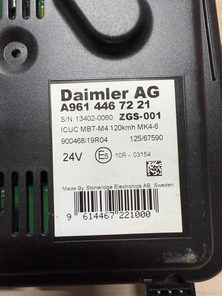 Mercedes Benz Actros MP4 Kombiinstrument / Tacho A9614467221 - Műszerfal - Teherautó: 4 kép. Mercedes Benz Actros MP4 Kombiinstrument / Tacho A9614467221 - Műszerfal - Teherautó: 4 kép.