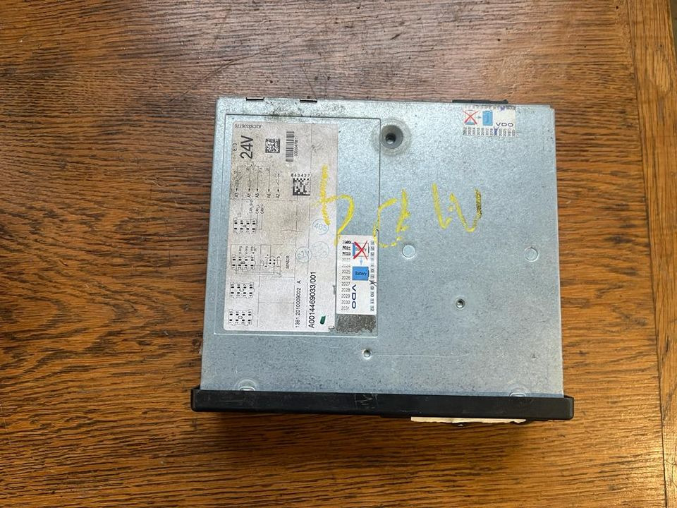 Mercedes-Benz Actros MP4 VDO Tachograph A0014469033 - Tachográf - Teherautó: 4 kép. Mercedes-Benz Actros MP4 VDO Tachograph A0014469033 - Tachográf - Teherautó: 4 kép.