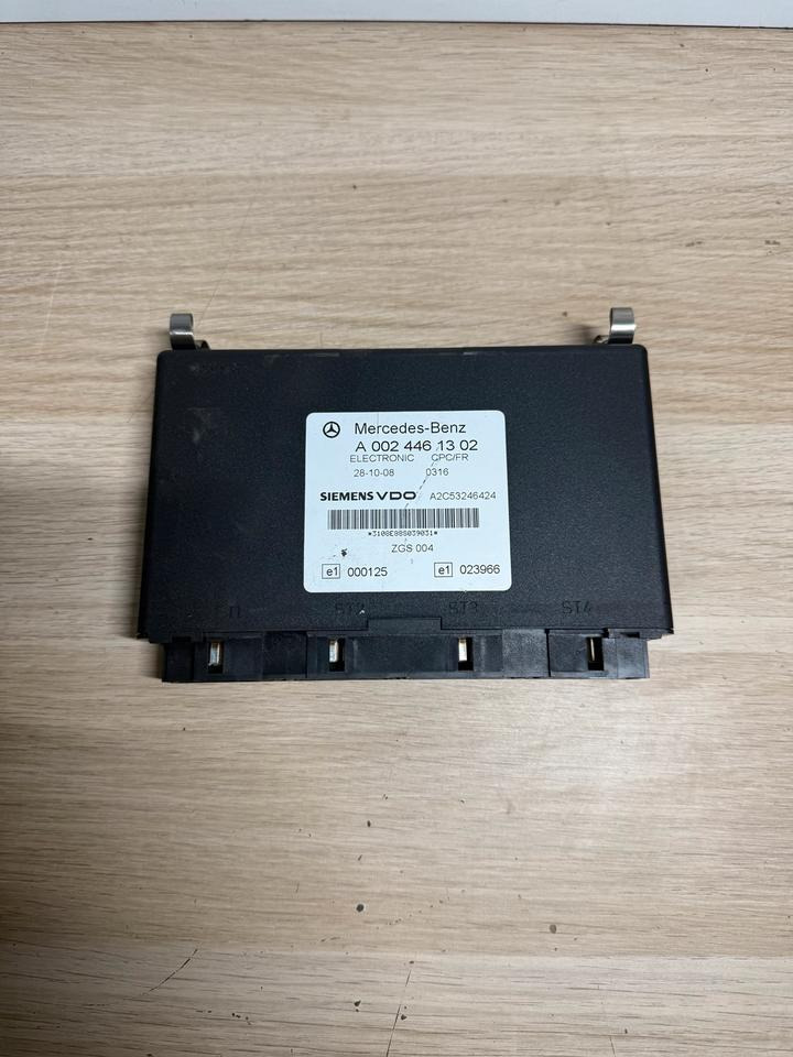 Mercedes-Benz CPC/FR Steuergerät A0024461302 - ECU - Teherautó: 2 kép. Mercedes-Benz CPC/FR Steuergerät A0024461302 - ECU - Teherautó: 2 kép.