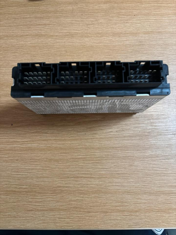 Mercedes-Benz VDO Elektronik FR Steuergerät A0004466302 - ECU - Teherautó: 3 kép. Mercedes-Benz VDO Elektronik FR Steuergerät A0004466302 - ECU - Teherautó: 3 kép.