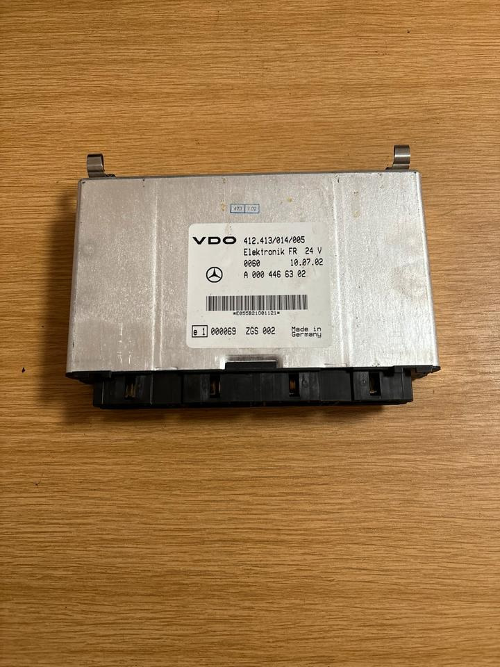 Mercedes-Benz VDO Elektronik FR Steuergerät A0004466302 - ECU - Teherautó: 1 kép. Mercedes-Benz VDO Elektronik FR Steuergerät A0004466302 - ECU - Teherautó: 1 kép.