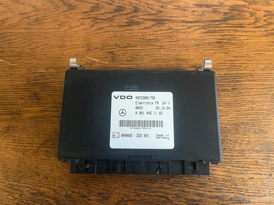 Mercedes-Benz VDO Elektronik FR Steuergerät A0014461102 - ECU - Teherautó: 2 kép. Mercedes-Benz VDO Elektronik FR Steuergerät A0014461102 - ECU - Teherautó: 2 kép.