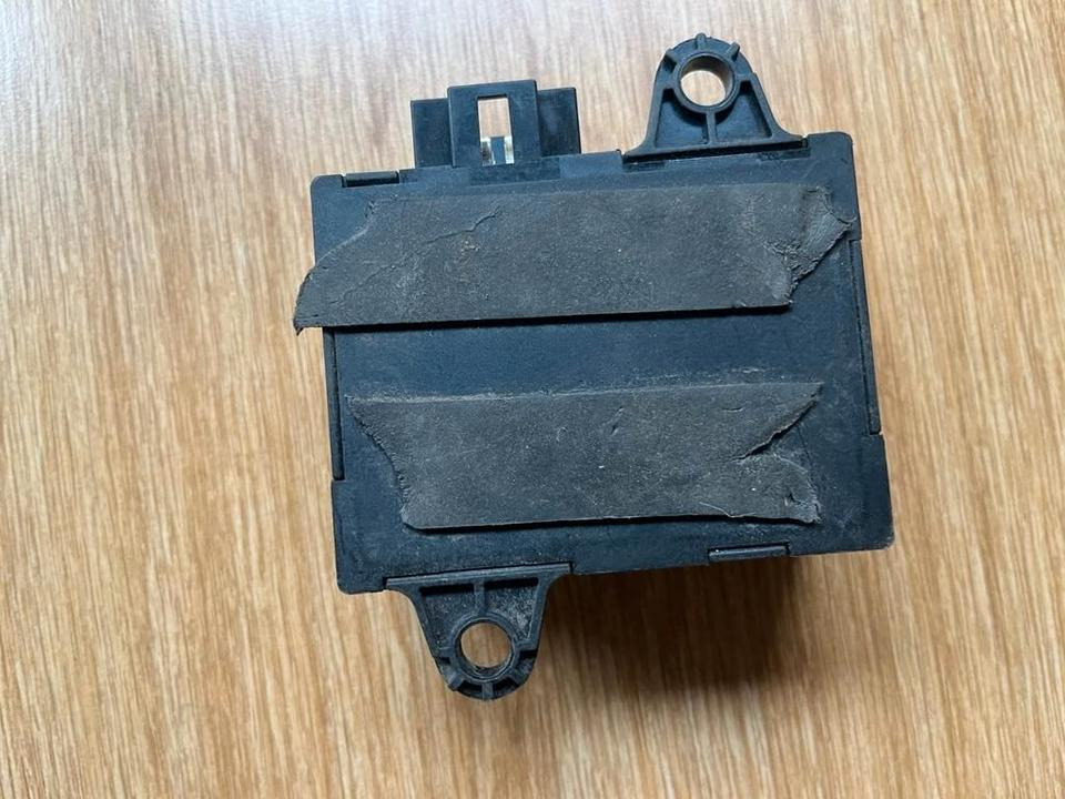 Mercedes Benz Vito W638 Wegfahrsperre Modul 0335456032 - ECU - Teherautó: 4 kép. Mercedes Benz Vito W638 Wegfahrsperre Modul 0335456032 - ECU - Teherautó: 4 kép.
