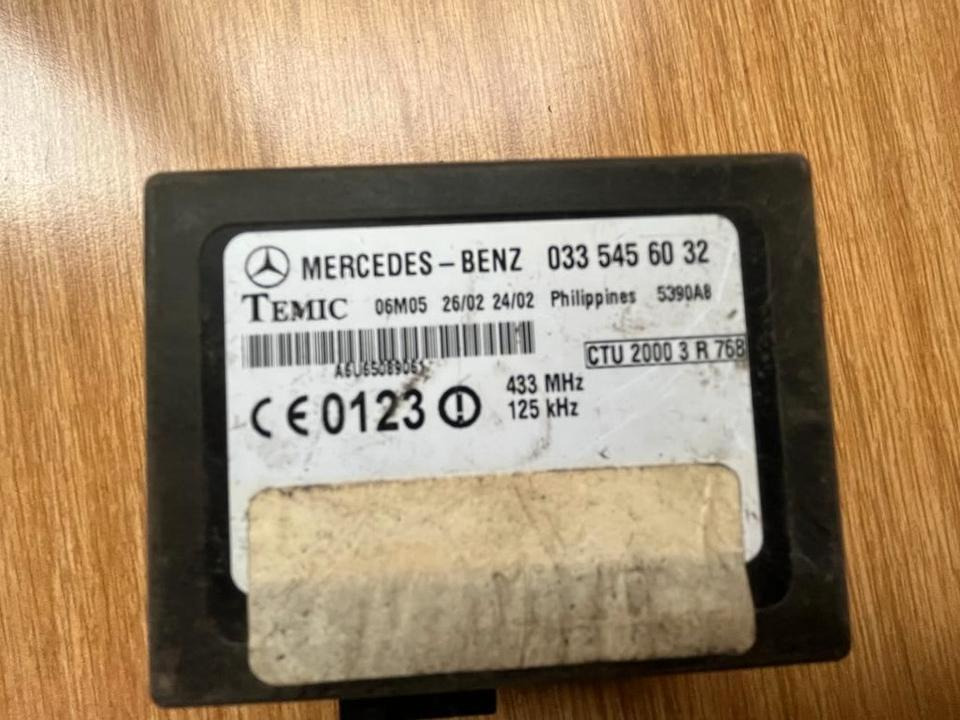 Mercedes Benz Vito W638 Wegfahrsperre Modul 0335456032 - ECU - Teherautó: 2 kép. Mercedes Benz Vito W638 Wegfahrsperre Modul 0335456032 - ECU - Teherautó: 2 kép.
