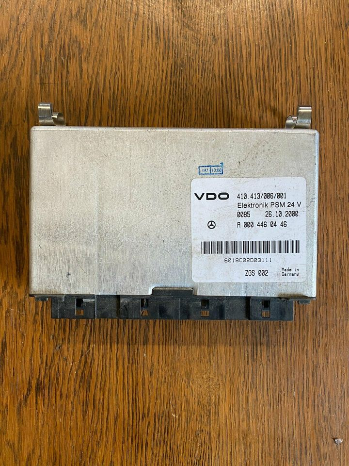 Mercedes Elektronik VDO PSM Steuergerät A 000 446 04 46 - ECU - Teherautó: 1 kép. Mercedes Elektronik VDO PSM Steuergerät A 000 446 04 46 - ECU - Teherautó: 1 kép.