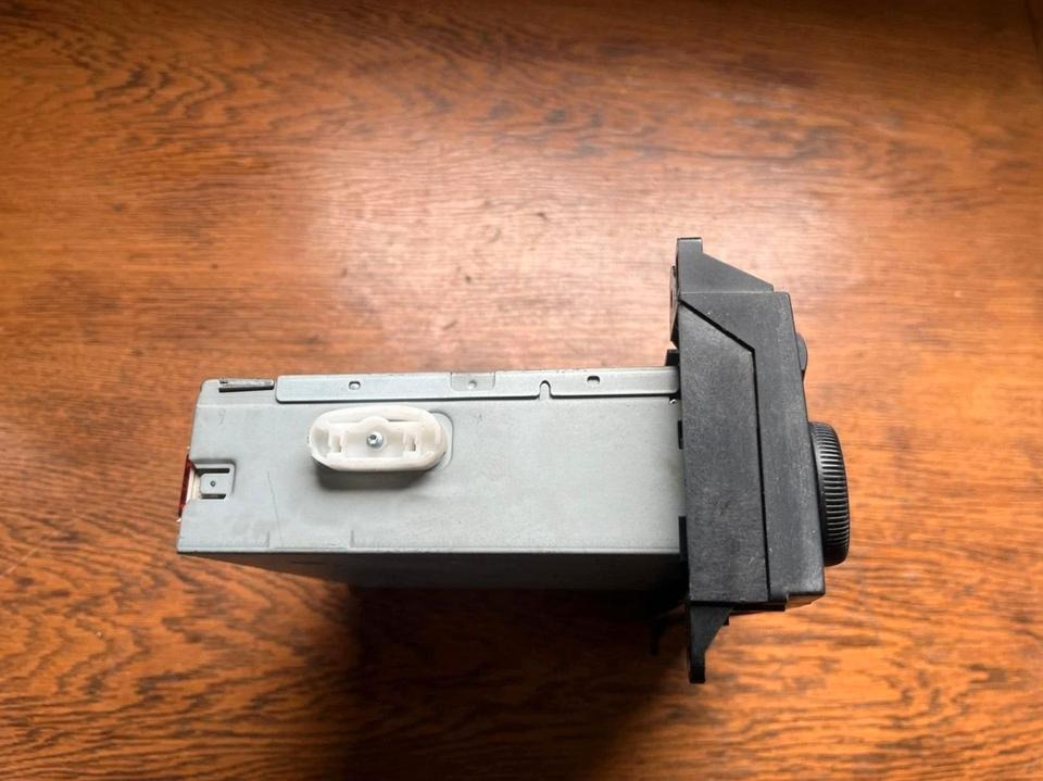 Mercedes Sprinter CD Radio 12V A9068200886 - Fülke és belső tér - Teherautó: 3 kép. Mercedes Sprinter CD Radio 12V A9068200886 - Fülke és belső tér - Teherautó: 3 kép.