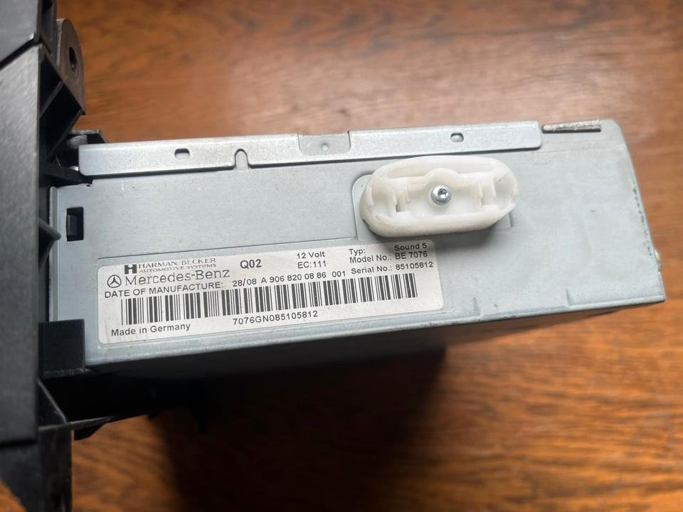 Mercedes Sprinter CD Radio 12V A9068200886 - Fülke és belső tér - Teherautó: 2 kép. Mercedes Sprinter CD Radio 12V A9068200886 - Fülke és belső tér - Teherautó: 2 kép.