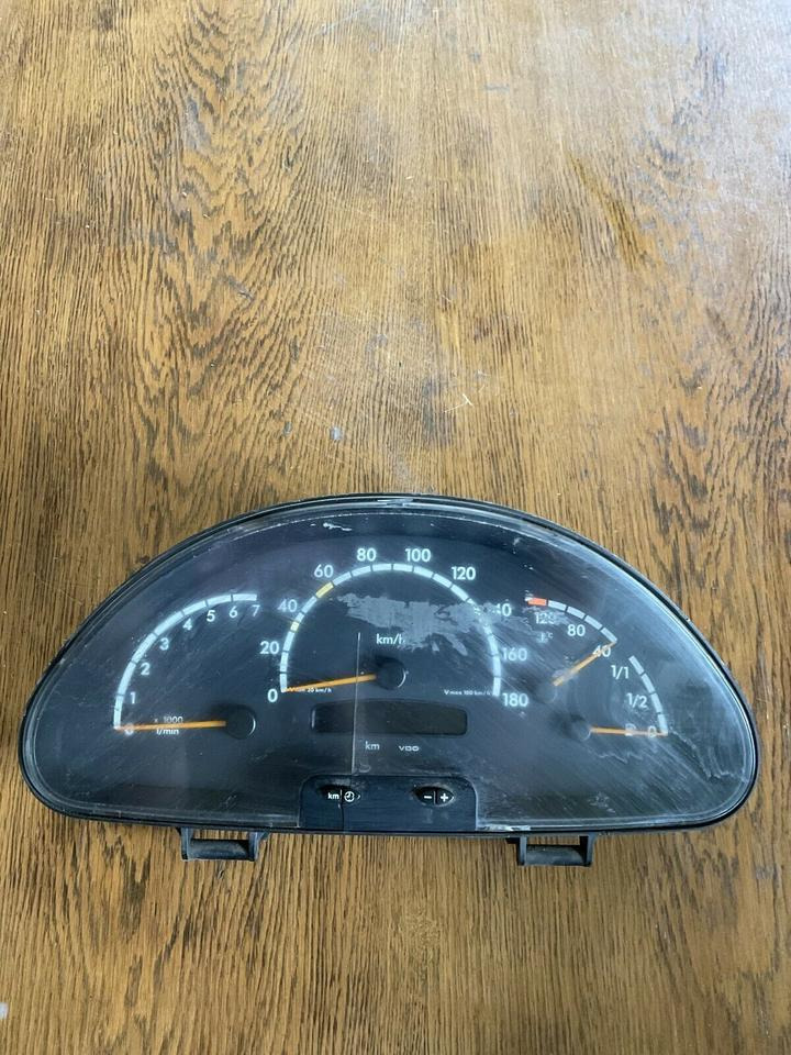 Mercedes Sprinter Kombiinstrument Tacho A0004468321 - Tachográf - Teherautó: 1 kép. Mercedes Sprinter Kombiinstrument Tacho A0004468321 - Tachográf - Teherautó: 1 kép.