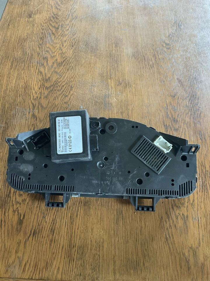 Mercedes Sprinter Kombiinstrument Tacho A0014468521 - Tachográf - Teherautó: 3 kép. Mercedes Sprinter Kombiinstrument Tacho A0014468521 - Tachográf - Teherautó: 3 kép.
