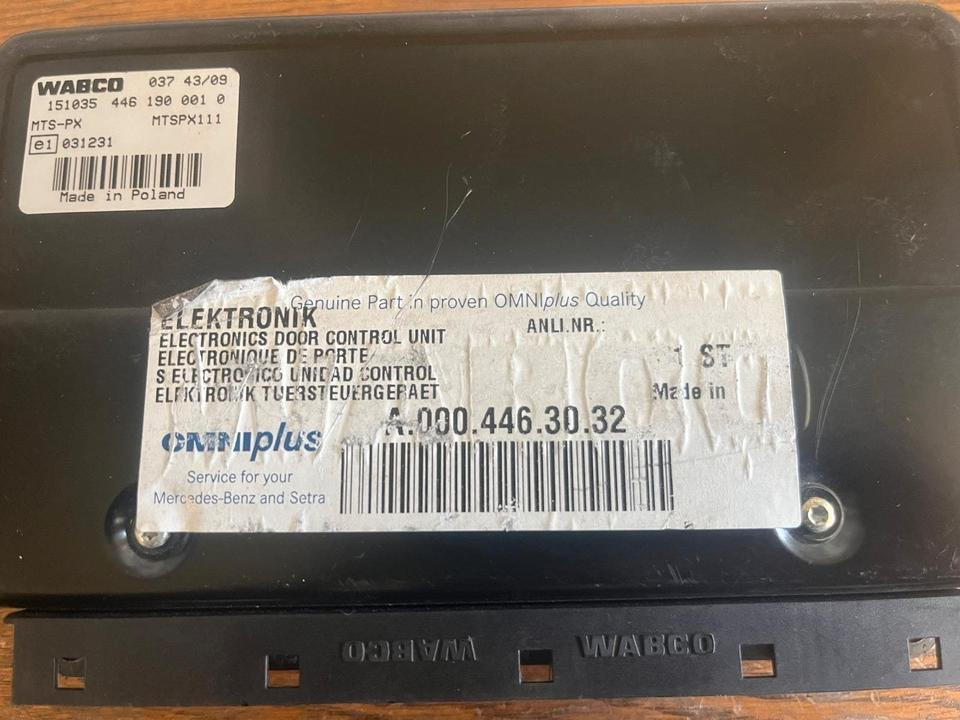Mercedes Türsteuergerät A0004463032 WABCO 4461900010 - ECU - Teherautó: 3 kép. Mercedes Türsteuergerät A0004463032 WABCO 4461900010 - ECU - Teherautó: 3 kép.