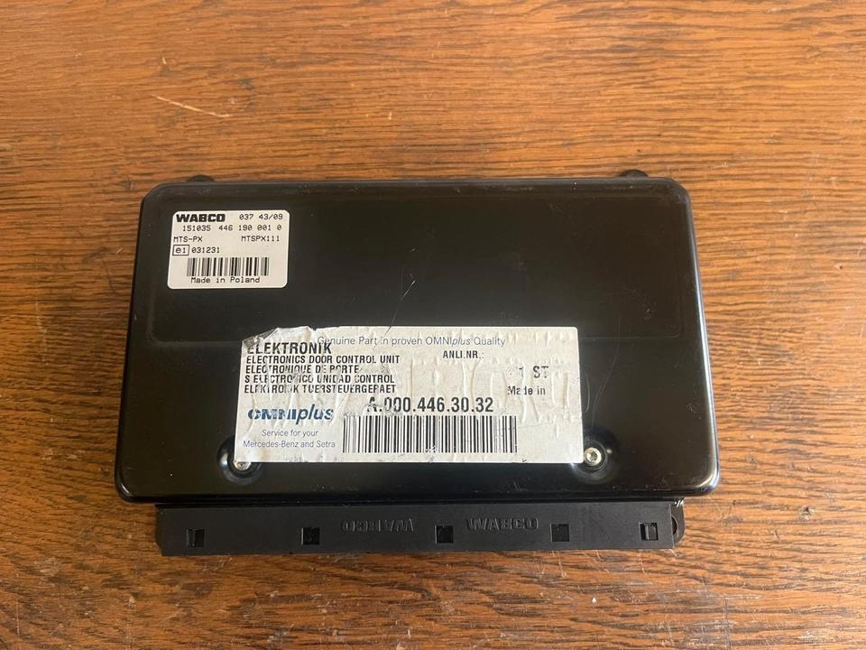 Mercedes Türsteuergerät A0004463032 WABCO 4461900010 - ECU - Teherautó: 2 kép. Mercedes Türsteuergerät A0004463032 WABCO 4461900010 - ECU - Teherautó: 2 kép.