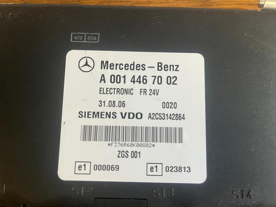 Mercedes VDO Elektronik FR Steuergerät A0014467002 - ECU: 3 kép. Mercedes VDO Elektronik FR Steuergerät A0014467002 - ECU: 3 kép.