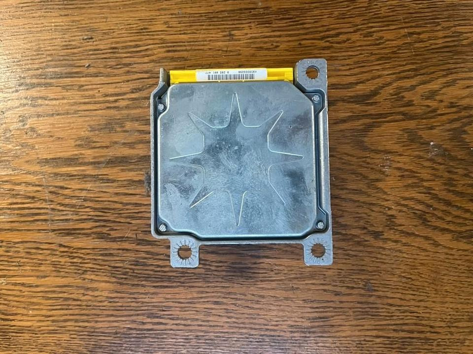 Mercedes Vito W638 Airbag Steuergerät Sensor 0004460642 - ECU - Teherautó: 4 kép. Mercedes Vito W638 Airbag Steuergerät Sensor 0004460642 - ECU - Teherautó: 4 kép.