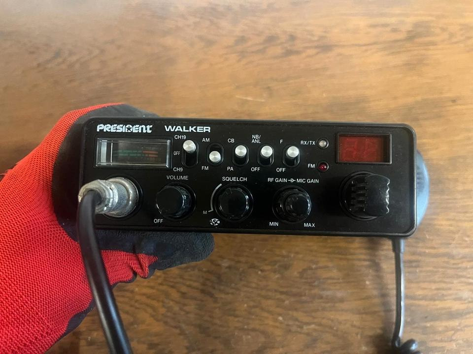 President Walker Funkgerät 34540 - Navigációs rendszer - Teherautó: 2 kép. President Walker Funkgerät 34540 - Navigációs rendszer - Teherautó: 2 kép.