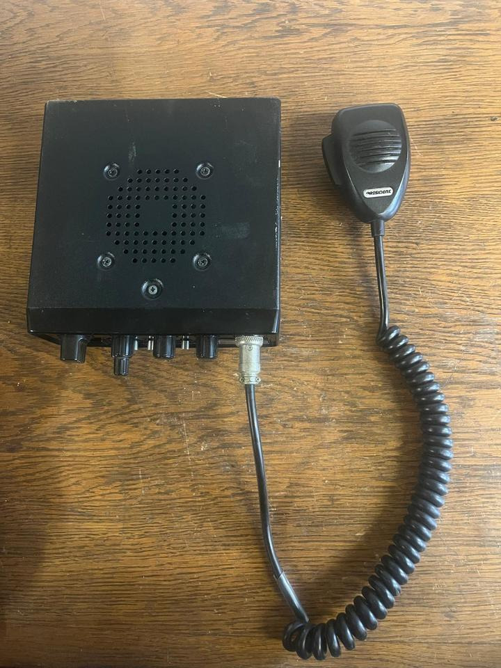 President Walker Funkgerät 34540 - Navigációs rendszer - Teherautó: 3 kép. President Walker Funkgerät 34540 - Navigációs rendszer - Teherautó: 3 kép.