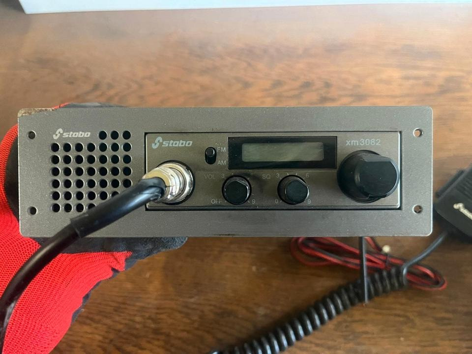 STABO Funkgerät XM3082 - Navigációs rendszer - Teherautó: 2 kép. STABO Funkgerät XM3082 - Navigációs rendszer - Teherautó: 2 kép.