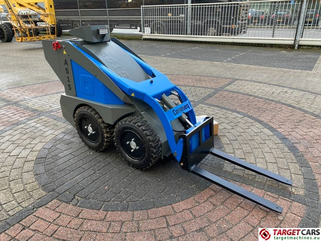 Conmeq AS15 Mini Skid Steer Electric Wheel Loader - Mini homlokrakodó: 2 kép. Conmeq AS15 Mini Skid Steer Electric Wheel Loader - Mini homlokrakodó: 2 kép.