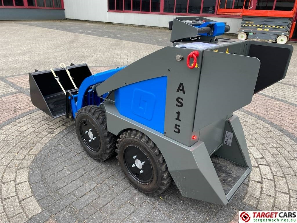 Conmeq AS15 Mini Skid Steer Loader 4x4 Electric - Mini homlokrakodó: 5 kép. Conmeq AS15 Mini Skid Steer Loader 4x4 Electric - Mini homlokrakodó: 5 kép.