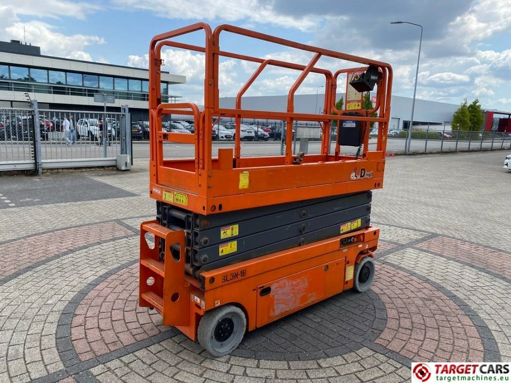 Dingli JCPT1008DC Electric Scissor Work Lift 1000cm - Ollós emelő: 3 kép. Dingli JCPT1008DC Electric Scissor Work Lift 1000cm - Ollós emelő: 3 kép.