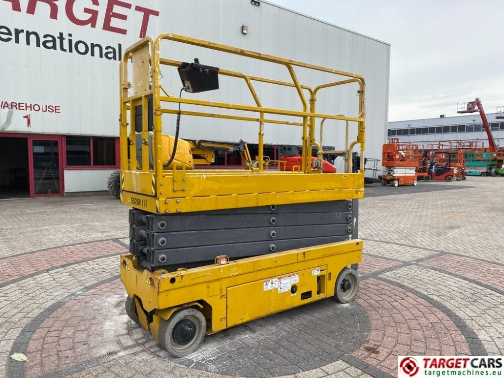 GMG 2632-ED Electric Scissor 2632ED Work Lift 983cm - Ollós emelő: 1 kép. GMG 2632-ED Electric Scissor 2632ED Work Lift 983cm - Ollós emelő: 1 kép.