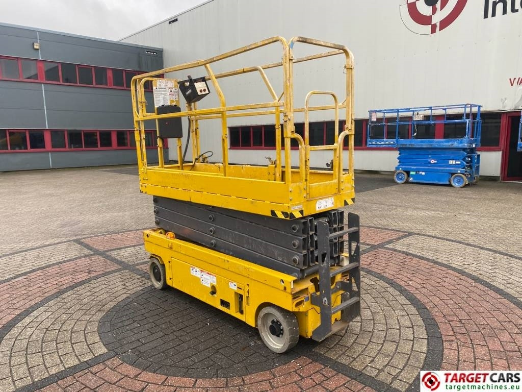GMG 2632-ED Electric Scissor Work Lift 983cm - Ollós emelő: 4 kép. GMG 2632-ED Electric Scissor Work Lift 983cm - Ollós emelő: 4 kép.