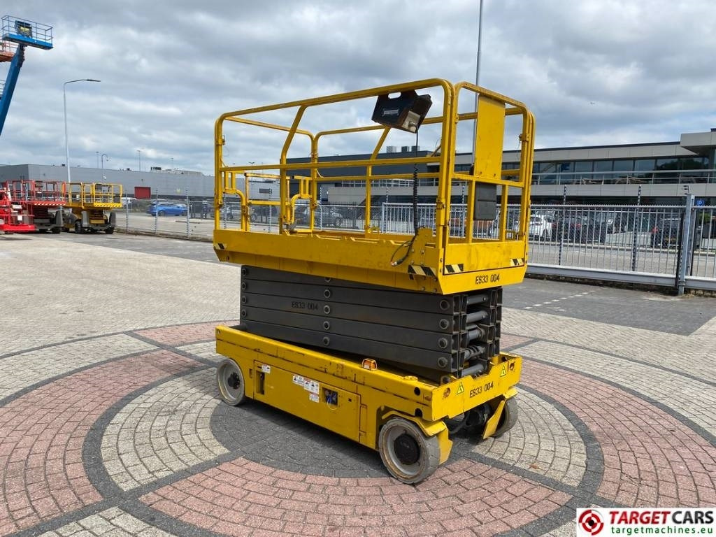 GMG 3346-ED Electric Scissor Work LIft 1200cm - Ollós emelő: 2 kép. GMG 3346-ED Electric Scissor Work LIft 1200cm - Ollós emelő: 2 kép.