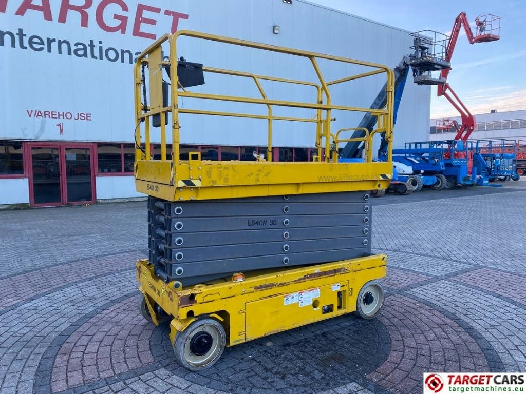 GMG 4046-ED Electric Scissor Work Lift 1404cm - Ollós emelő: 1 kép. GMG 4046-ED Electric Scissor Work Lift 1404cm - Ollós emelő: 1 kép.