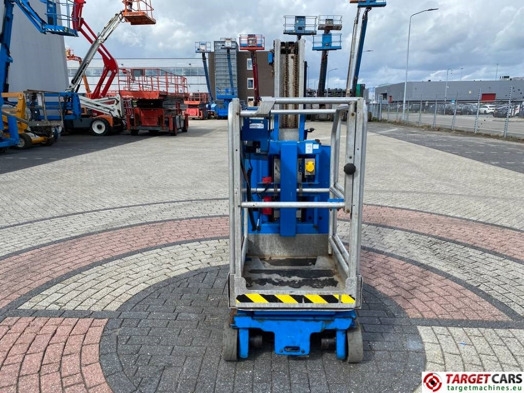 Oszlopos személyemelő Genie GR-20 RunAbout Electric Vertical Mast Lift 802cm: 32 kép.