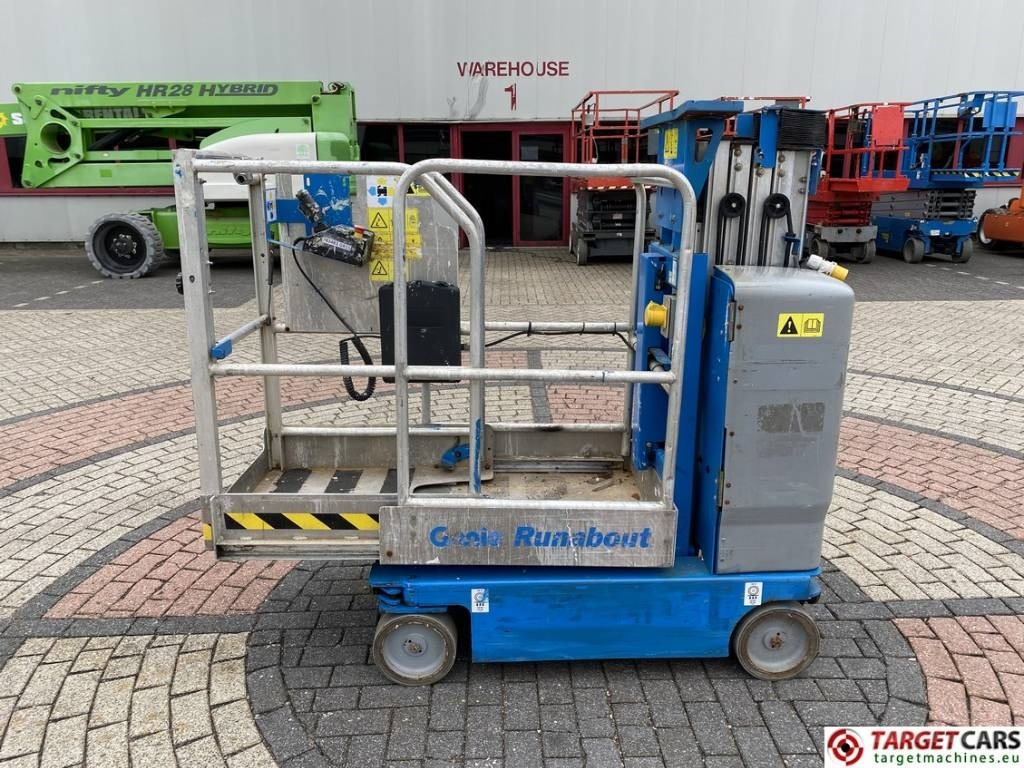 Genie GR15 Runabout Electric Vertical Mast Lift 652cm - Oszlopos személyemelő: 5 kép. Genie GR15 Runabout Electric Vertical Mast Lift 652cm - Oszlopos személyemelő: 5 kép.