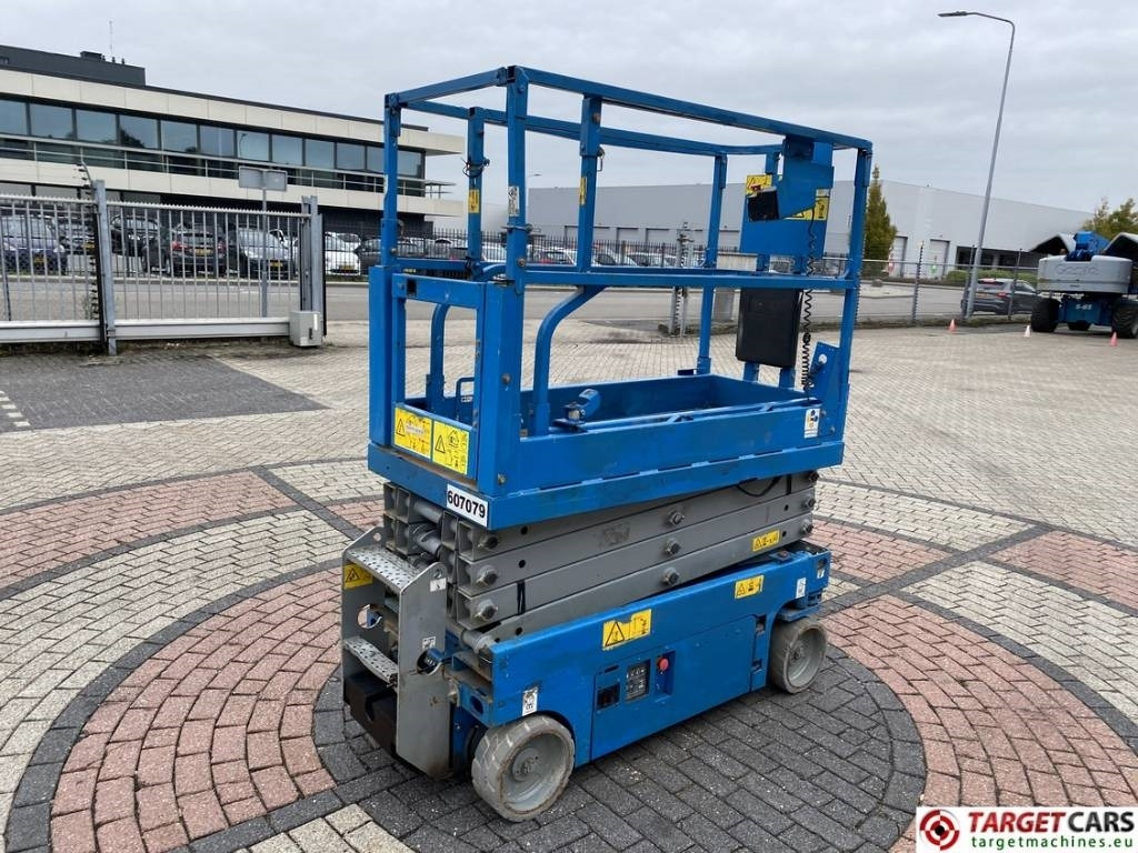 Genie GS-1932 Electric Scissor Work Lift 779cm - Ollós emelő: 3 kép. Genie GS-1932 Electric Scissor Work Lift 779cm - Ollós emelő: 3 kép.