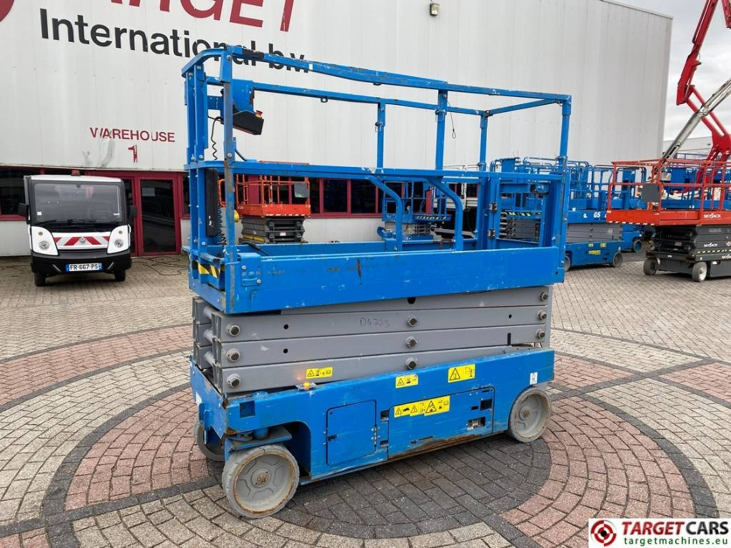Genie GS-2632 Electric GS2632 Scissor Work Lift 992cm - Ollós emelő: 1 kép. Genie GS-2632 Electric GS2632 Scissor Work Lift 992cm - Ollós emelő: 1 kép.