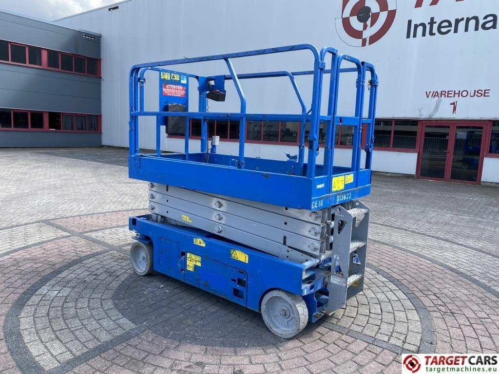 Genie GS-2646 Electric Scissor Work Lift 992cm - Ollós emelő: 4 kép. Genie GS-2646 Electric Scissor Work Lift 992cm - Ollós emelő: 4 kép.