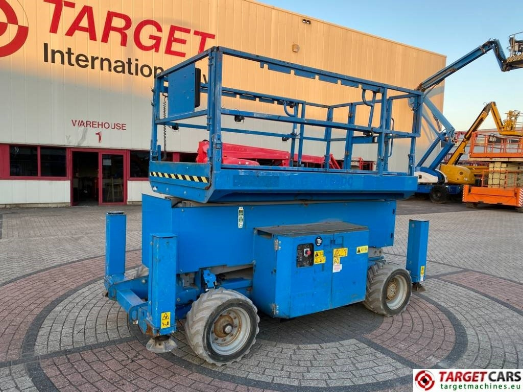 Genie GS-4069 DC Electric GS4069 Scissor WorkLift 1412cm - Ollós emelő: 1 kép. Genie GS-4069 DC Electric GS4069 Scissor WorkLift 1412cm - Ollós emelő: 1 kép.