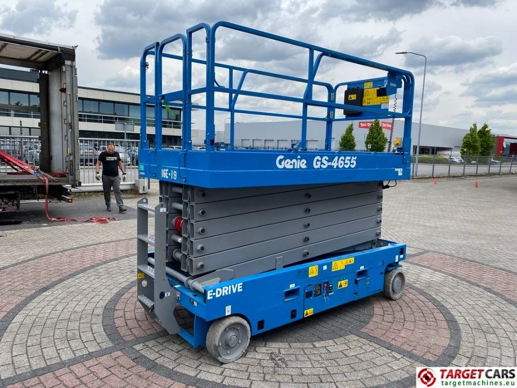 Genie GS-4655 Electric GS4655 Scissor Work Lift 1595cm - Ollós emelő: 3 kép. Genie GS-4655 Electric GS4655 Scissor Work Lift 1595cm - Ollós emelő: 3 kép.