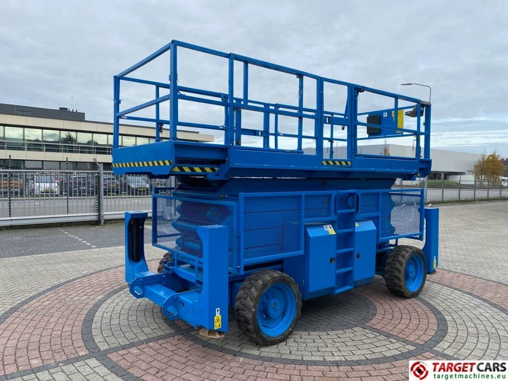 Genie GS-5390RT Diesel 4x4 Scissor Work Lift 1815cm - Ollós emelő: 3 kép. Genie GS-5390RT Diesel 4x4 Scissor Work Lift 1815cm - Ollós emelő: 3 kép.