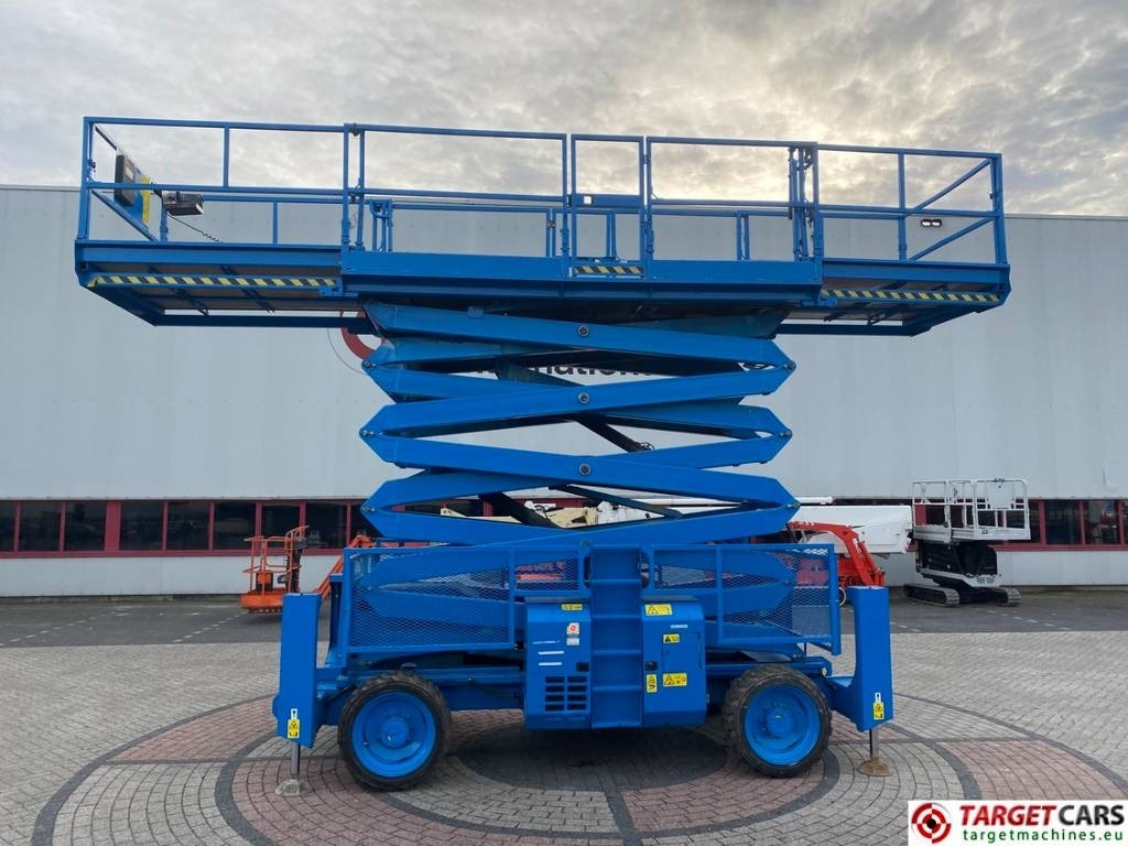 Genie GS-5390RT Diesel 4x4 Scissor Work Lift 1815cm - Ollós emelő: 5 kép. Genie GS-5390RT Diesel 4x4 Scissor Work Lift 1815cm - Ollós emelő: 5 kép.