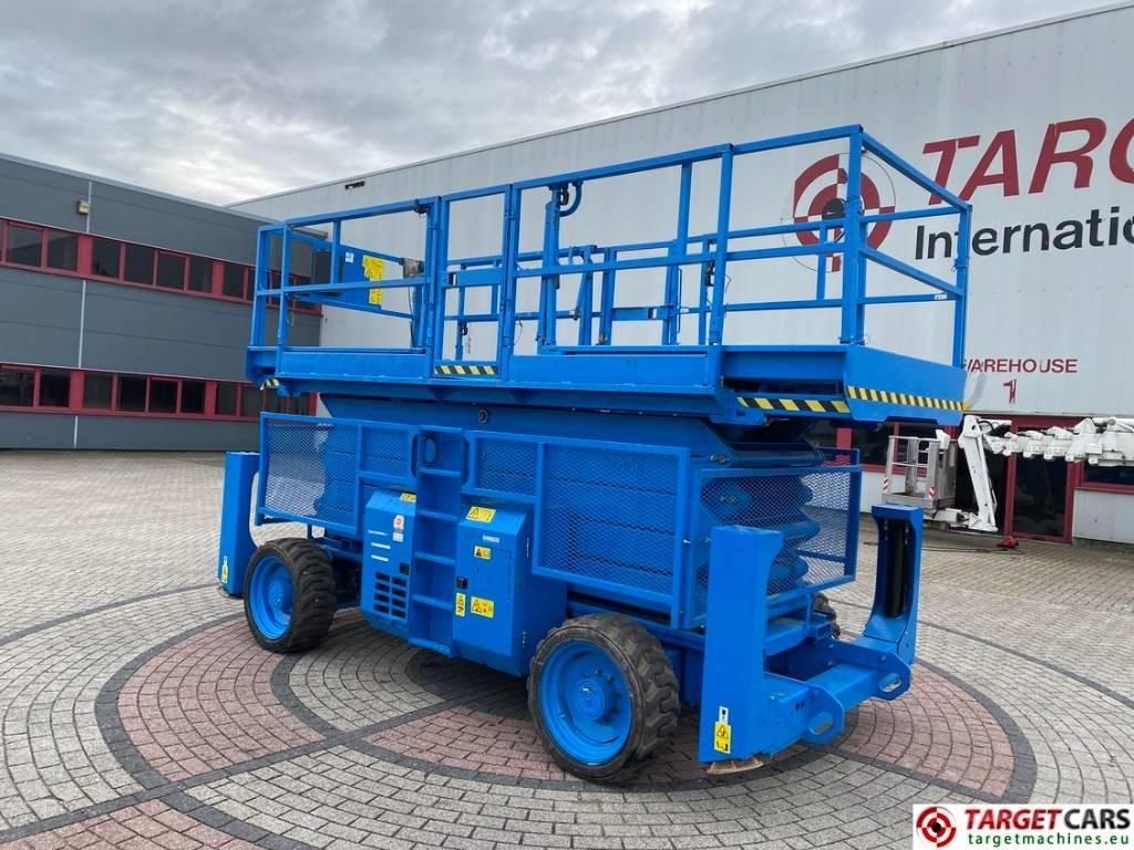 Genie GS-5390RT Diesel 4x4 Scissor Work Lift 1815cm - Ollós emelő: 4 kép. Genie GS-5390RT Diesel 4x4 Scissor Work Lift 1815cm - Ollós emelő: 4 kép.