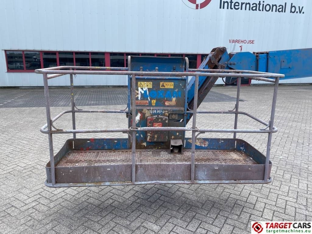 Teleszkópos emelő Genie S-85 Telescopic 4x4 Diesel Boom Work Lift 2790cm: 19 kép.