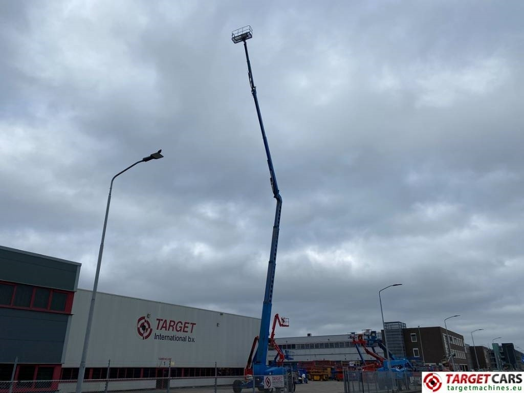 Genie Z-135/70 Articulated 4x4x4 Diesel Boom Lift 4315cm - Személyemelő: 5 kép. Genie Z-135/70 Articulated 4x4x4 Diesel Boom Lift 4315cm - Személyemelő: 5 kép.