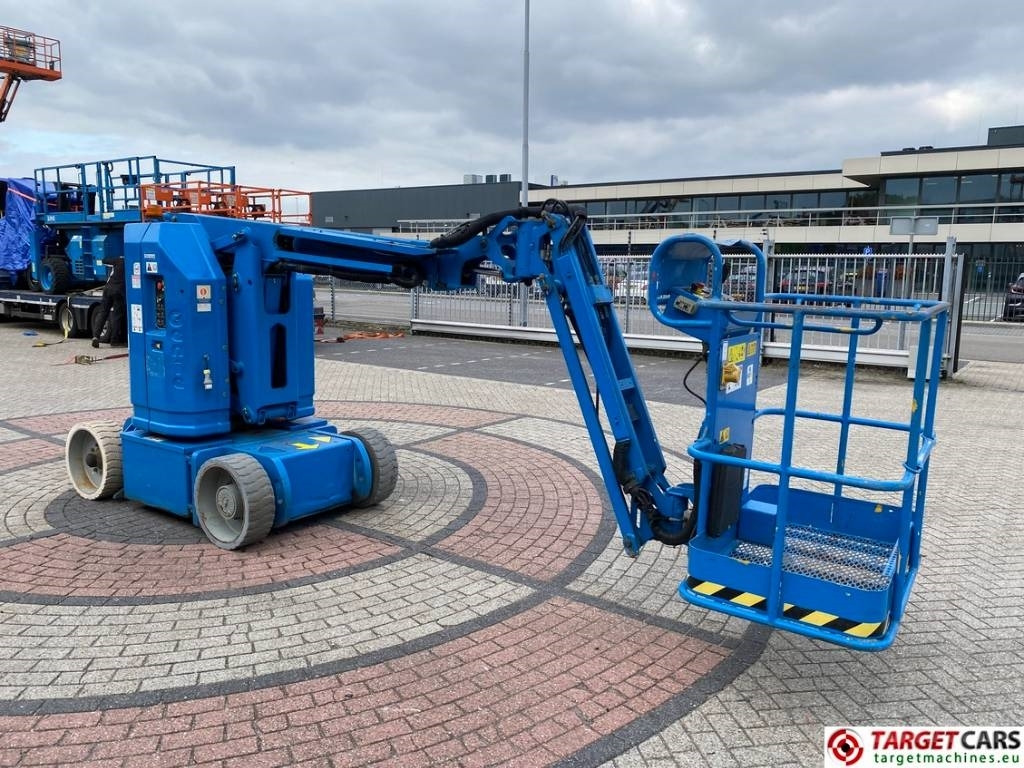 Genie Z-30/20N RJ Articulated Electric Boom Lift 1110cm - Személyemelő: 2 kép. Genie Z-30/20N RJ Articulated Electric Boom Lift 1110cm - Személyemelő: 2 kép.