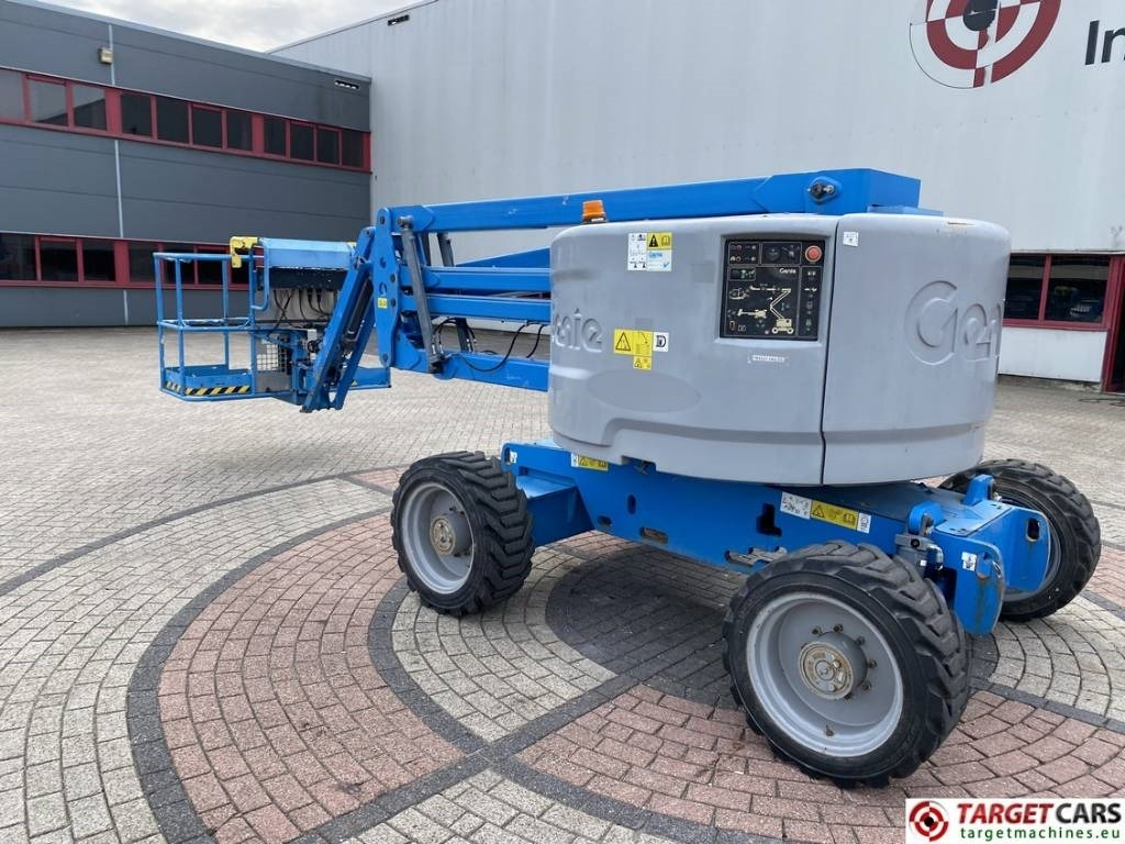 Genie Z-45/25J Diesel 4x4 Articulated Boom Lift 1605cm - Személyemelő: 4 kép. Genie Z-45/25J Diesel 4x4 Articulated Boom Lift 1605cm - Személyemelő: 4 kép.