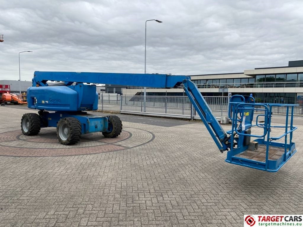 Genie Z-80/60 Articulated 4x4x4 Diesel Boom Lift 2577cm - Személyemelő: 2 kép. Genie Z-80/60 Articulated 4x4x4 Diesel Boom Lift 2577cm - Személyemelő: 2 kép.