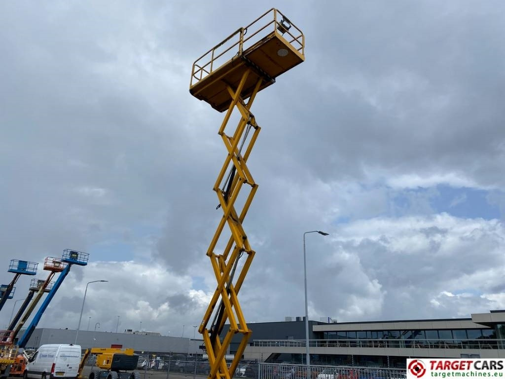 Ollós emelő Haulotte Compact 12DX Diesel 4x4 Scissor Work Lift 1206cm: 24 kép.