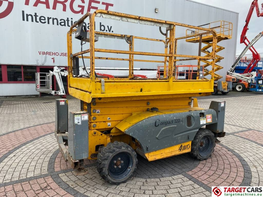 Haulotte Compact 12DX Diesel 4x4 Scissor Work Lift 1206cm - Ollós emelő: 1 kép. Haulotte Compact 12DX Diesel 4x4 Scissor Work Lift 1206cm - Ollós emelő: 1 kép.