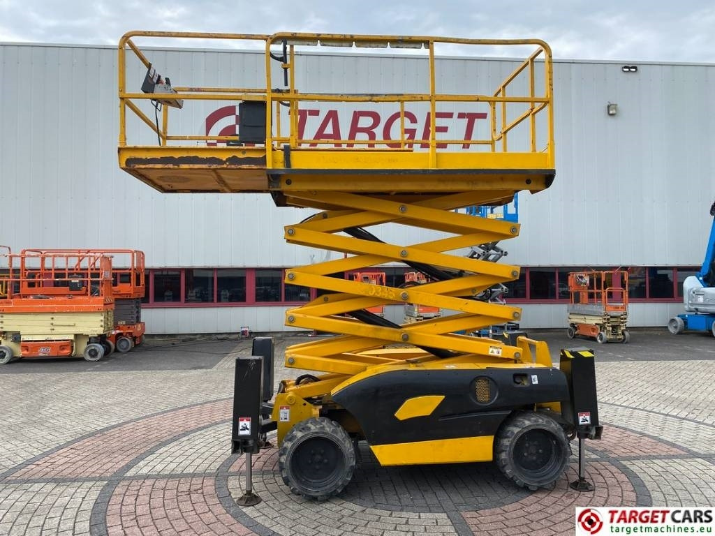 Ollós emelő Haulotte Compact 12DX Diesel 4x4 Scissor Work Lift 1206cm: 5 kép.